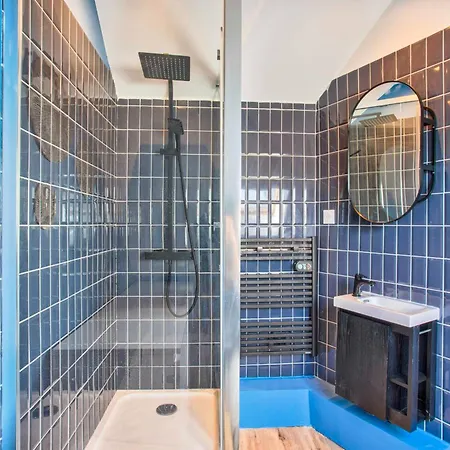 Charming Seaside House Varaville