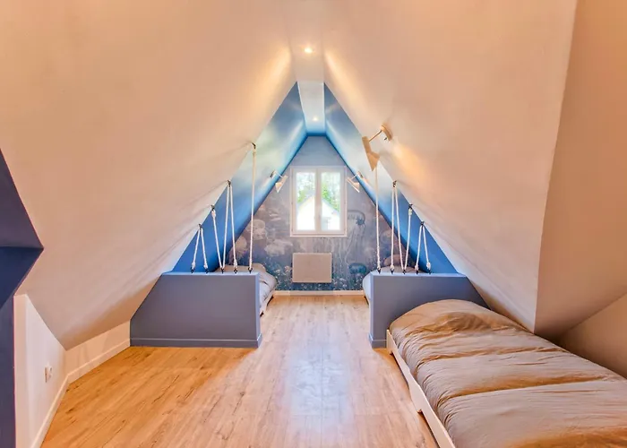 Charming Seaside House Varaville