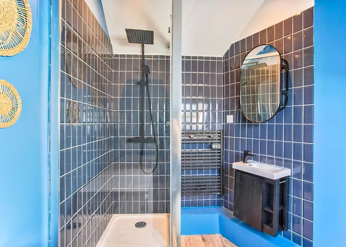 Charming Seaside House Varaville